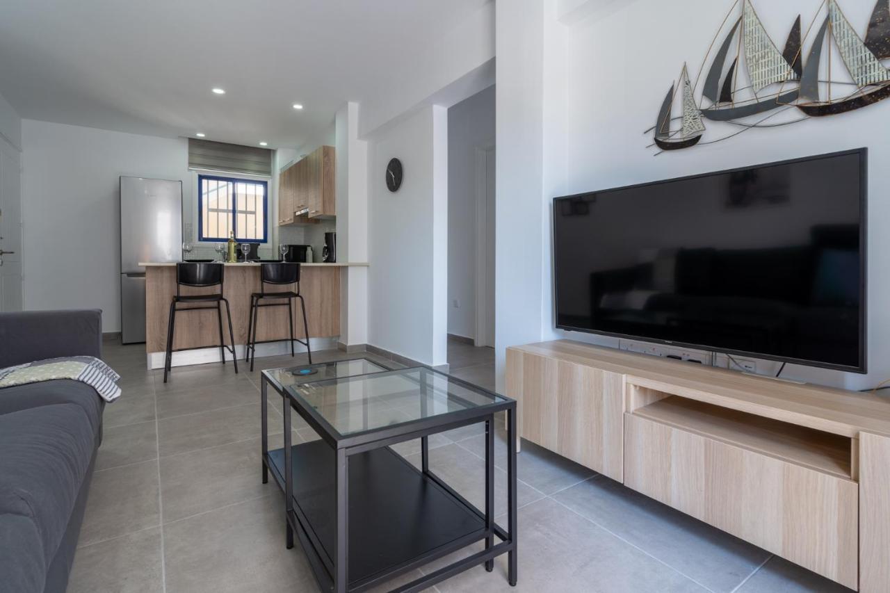 Odyssey - Captivating 2-Bedroom Retreat In Larnaca Exterior foto